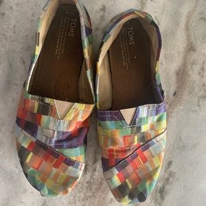 Toms rainbow shoes